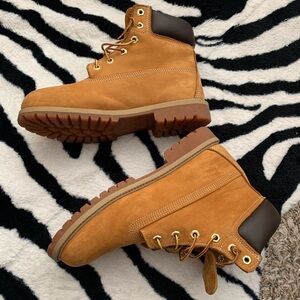 Timberland Tan Leather Lace-Up Boots